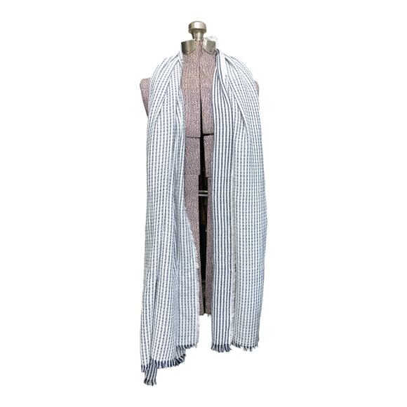 NWT Forever 21 White Navy Striped Fringe Scarf OS - Picture 1 of 4